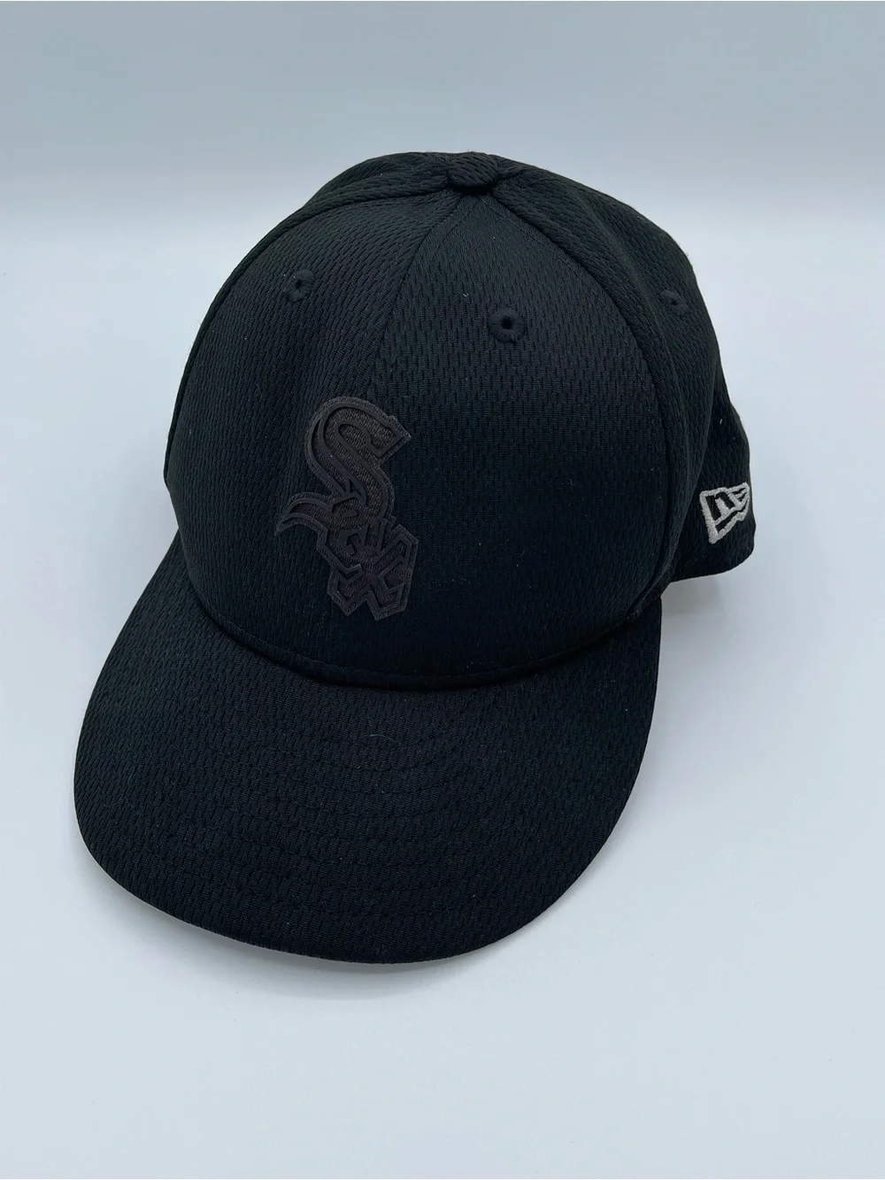 New Era Black Chicago White Sox Black-on-Black Fitted Hat